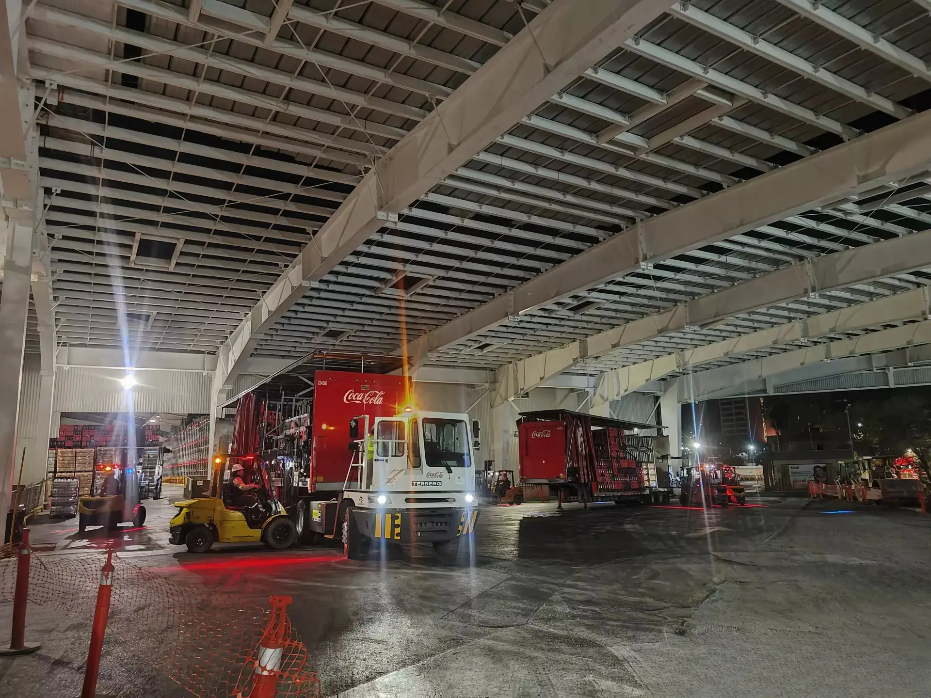 Coca-Cola Arca Continental: estructura y cubierta de fleteo, Monterrey — 3