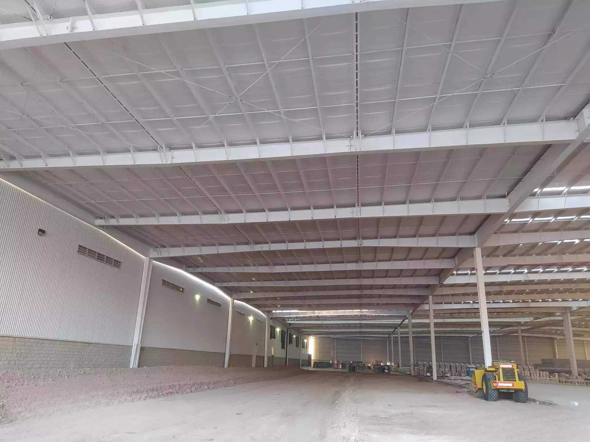 Recubrimiento y cerramiento en obra industrial